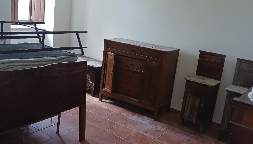 Vacation home for sale with plot of land