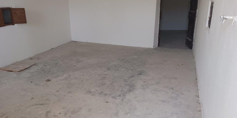 Vacation home for sale with plot of land