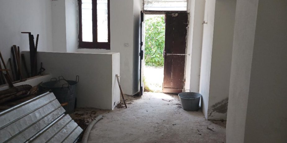 Vacation home for sale with plot of land