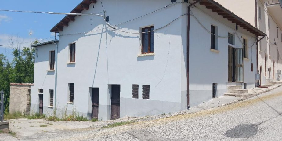 Vacation home for sale with plot of land