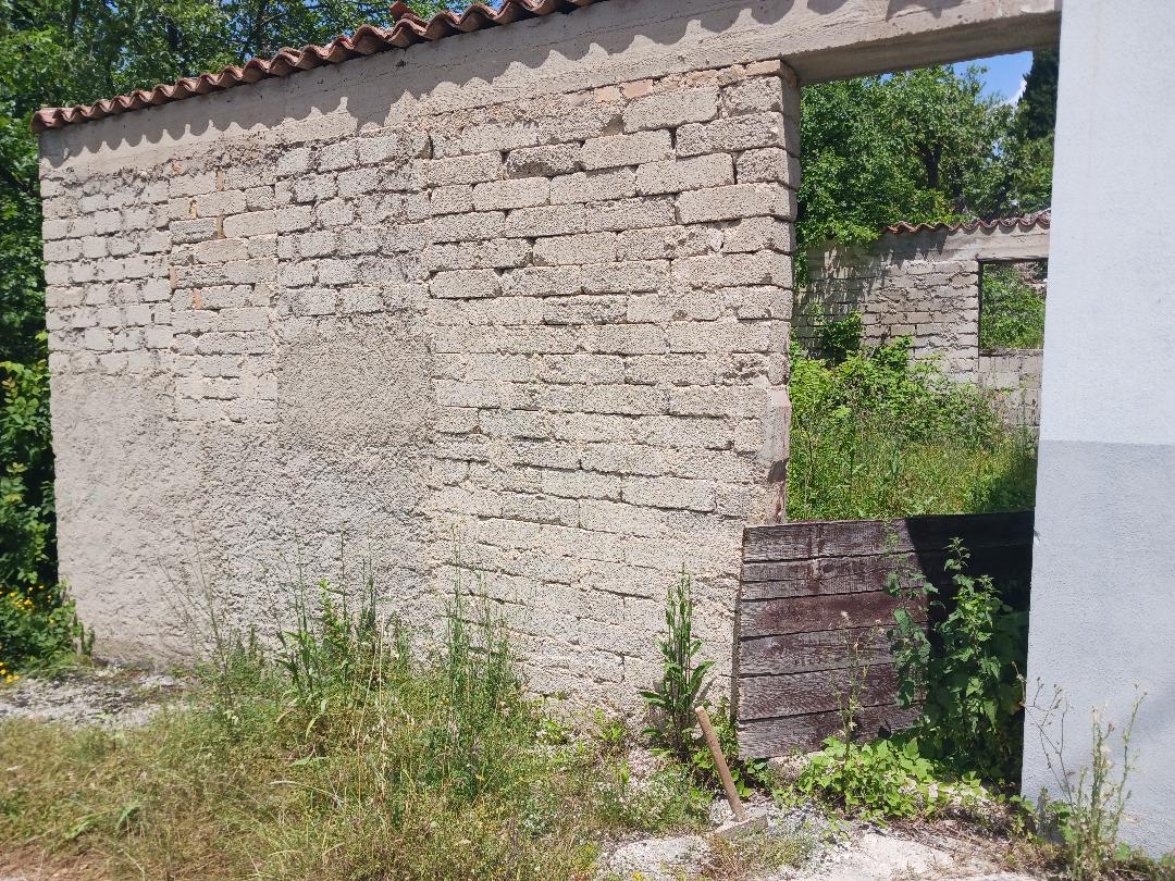 Vacation home for sale with plot of land