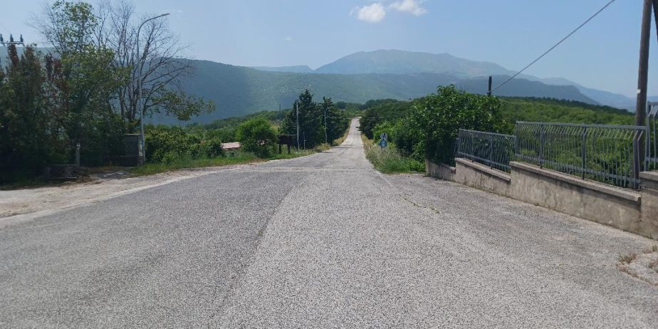Vacation home for sale with plot of land