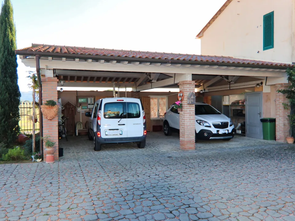 Donoratico,  villa in the Tuscan countryside for sale