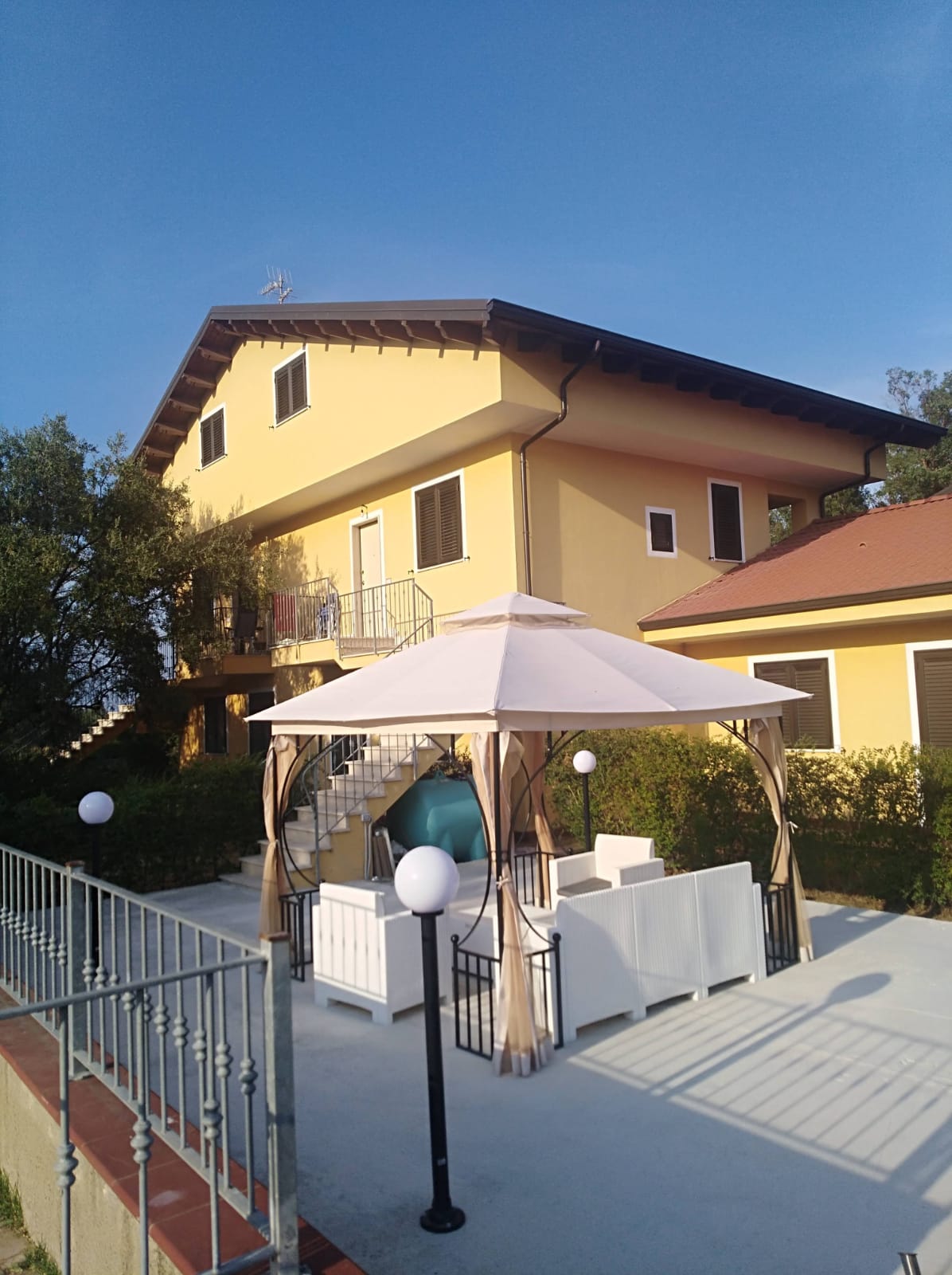 10 Beach Homes , one price