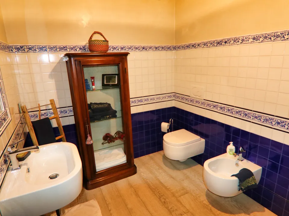 Donoratico,  villa in the Tuscan countryside for sale