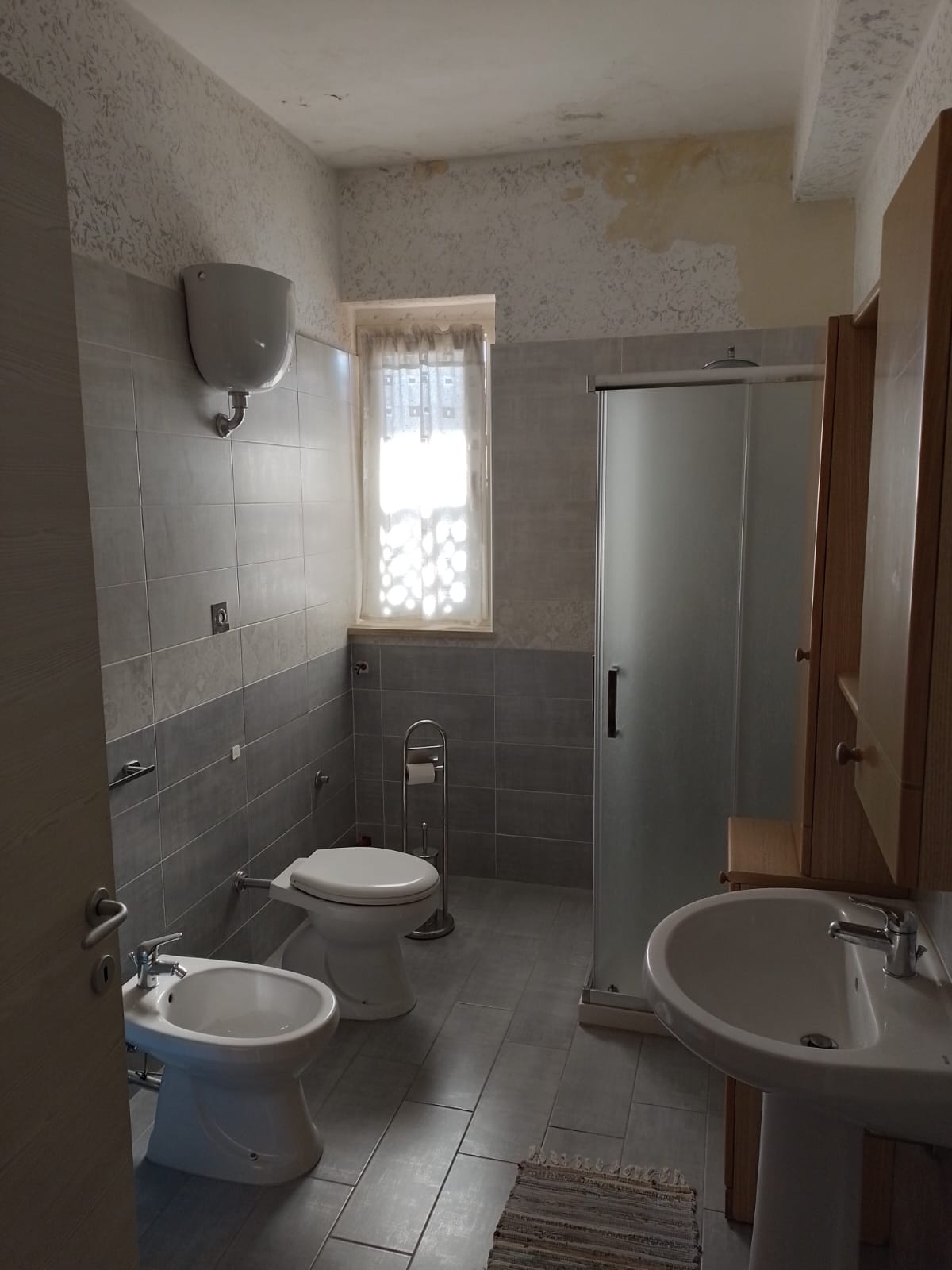 RENOVATED SEASIDE APARTMENT , MAX 3 BEDROOMS