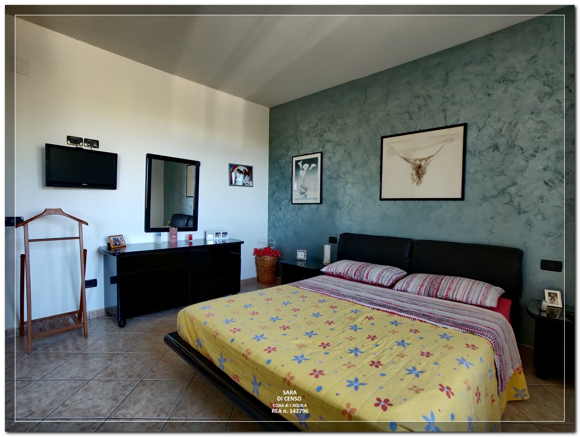 In Abruzzo, nel comune di Abbateggio, vendesi proprietà: Casa vacanze e B&B con piscina su 19.000 mq .