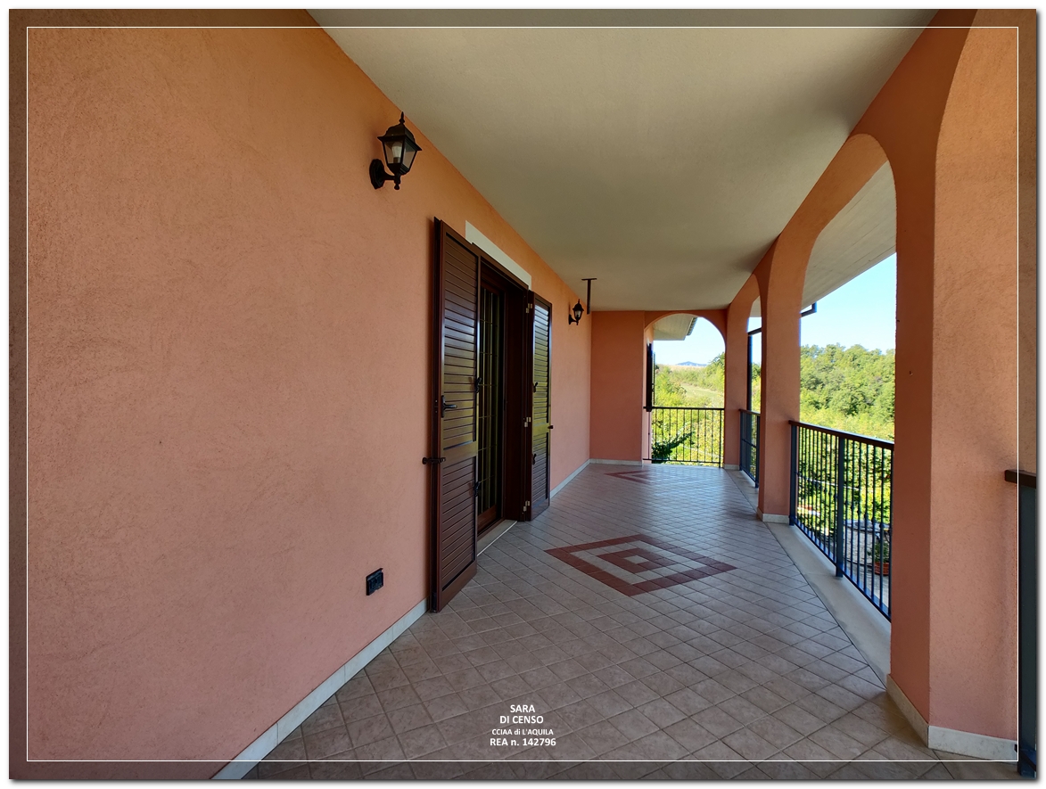 In Abruzzo, nel comune di Abbateggio, vendesi proprietà: Casa vacanze e B&B con piscina su 19.000 mq .