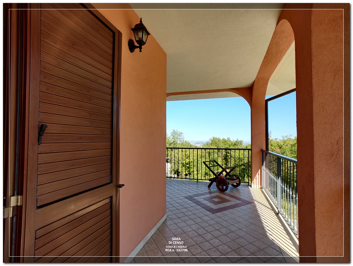 In Abruzzo, nel comune di Abbateggio, vendesi proprietà: Casa vacanze e B&B con piscina su 19.000 mq .