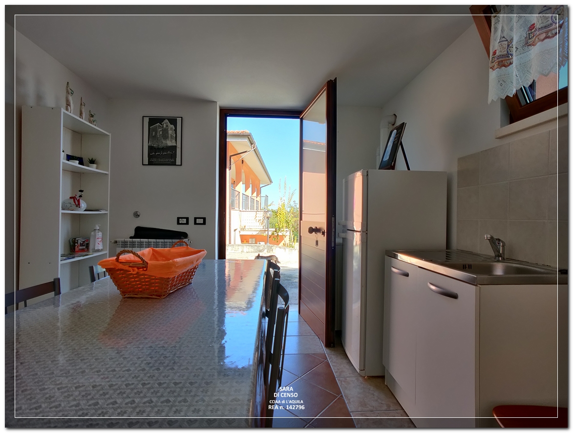 In Abruzzo, nel comune di Abbateggio, vendesi proprietà: Casa vacanze e B&B con piscina su 19.000 mq .