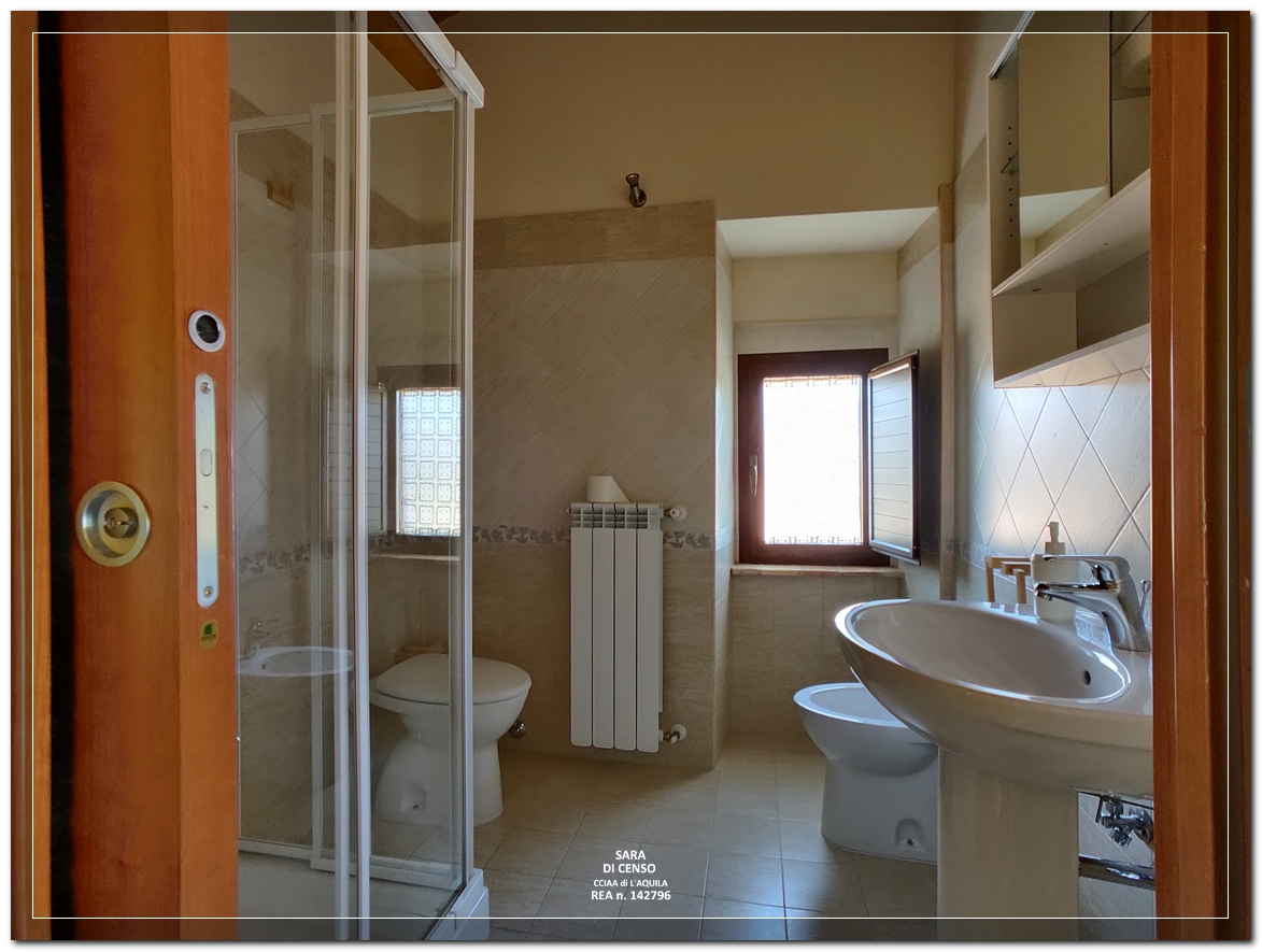 In Abruzzo, nel comune di Abbateggio, vendesi proprietà: Casa vacanze e B&B con piscina su 19.000 mq .