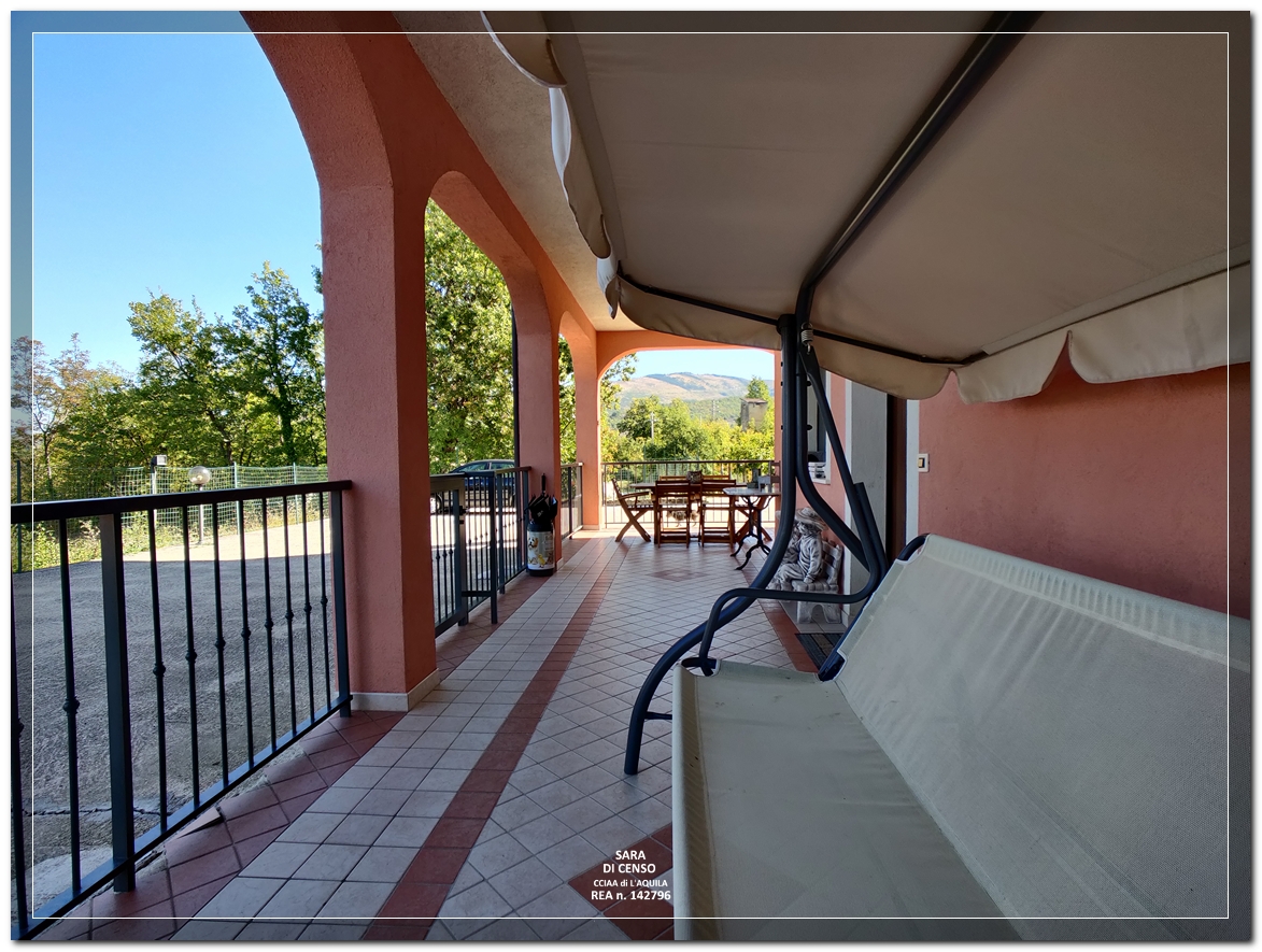 In Abruzzo, nel comune di Abbateggio, vendesi proprietà: Casa vacanze e B&B con piscina su 19.000 mq .