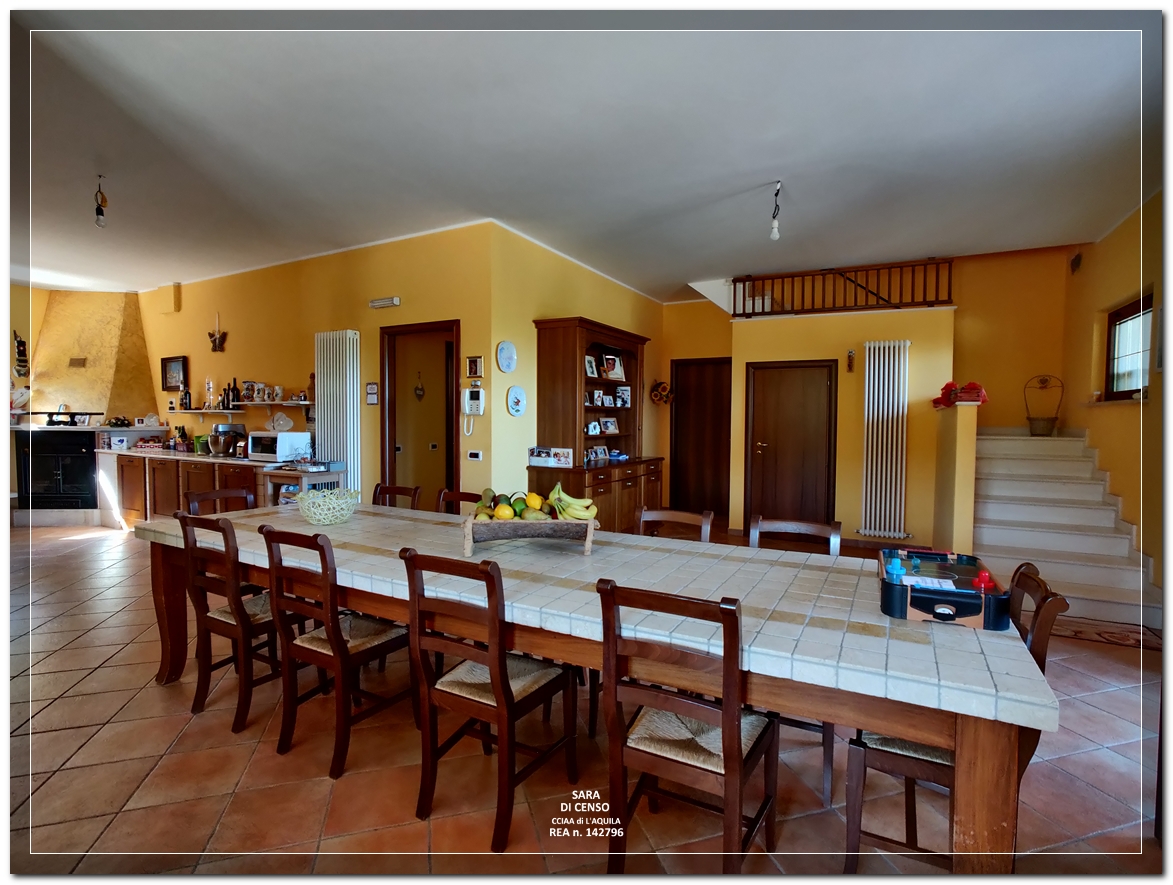 In Abruzzo, nel comune di Abbateggio, vendesi proprietà: Casa vacanze e B&B con piscina su 19.000 mq .