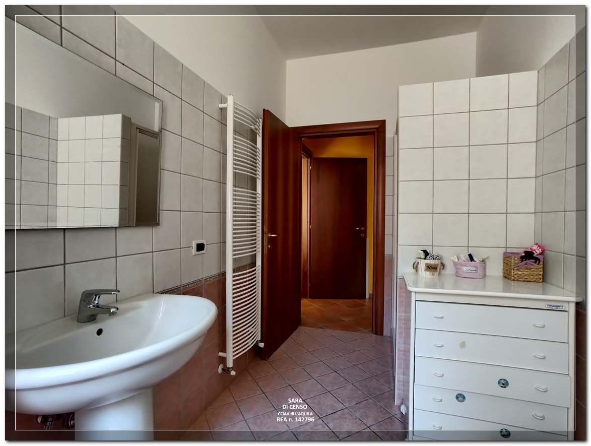 In Abruzzo, nel comune di Abbateggio, vendesi proprietà: Casa vacanze e B&B con piscina su 19.000 mq .