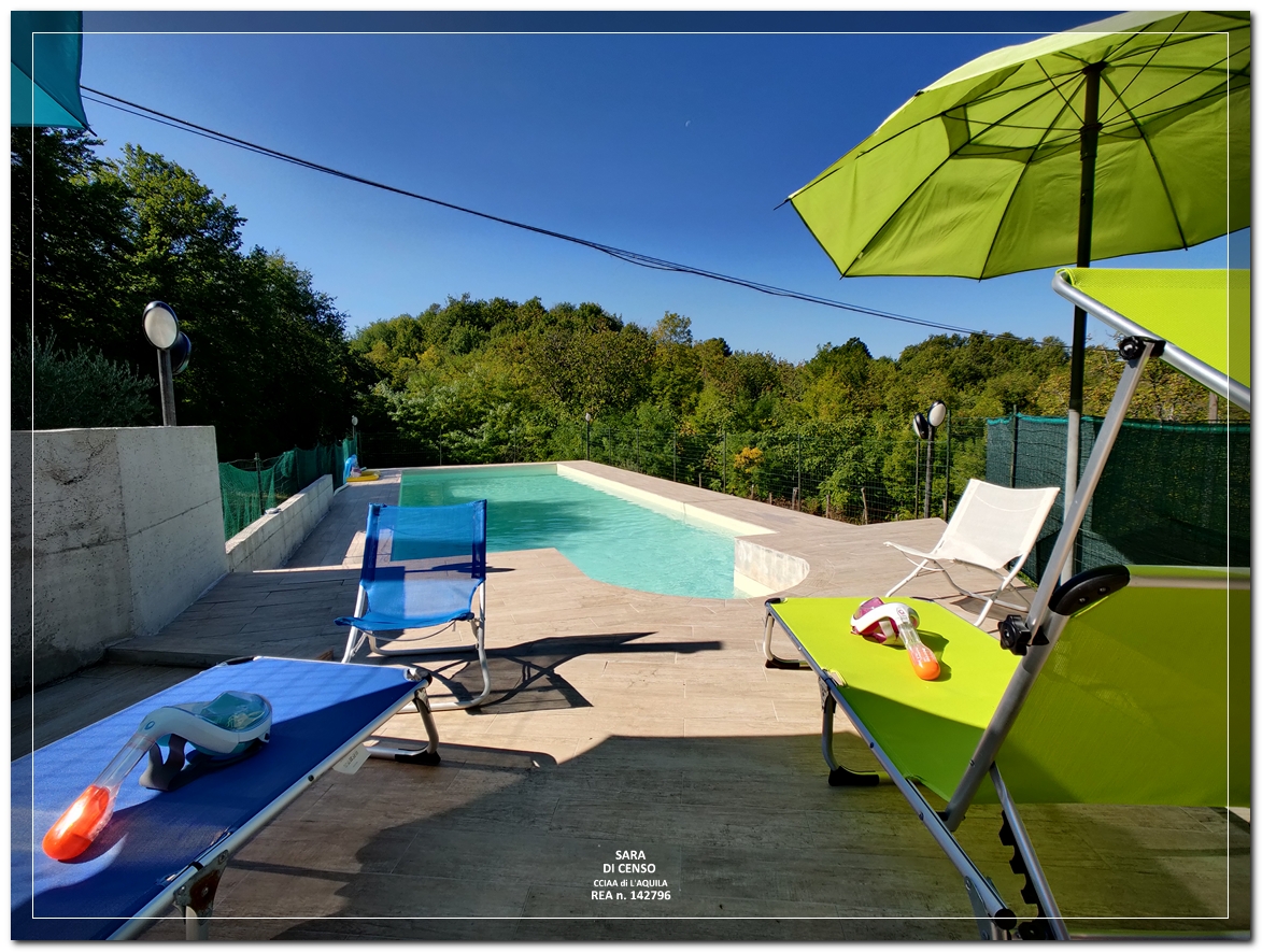 In Abruzzo, nel comune di Abbateggio, vendesi proprietà: Casa vacanze e B&B con piscina su 19.000 mq .