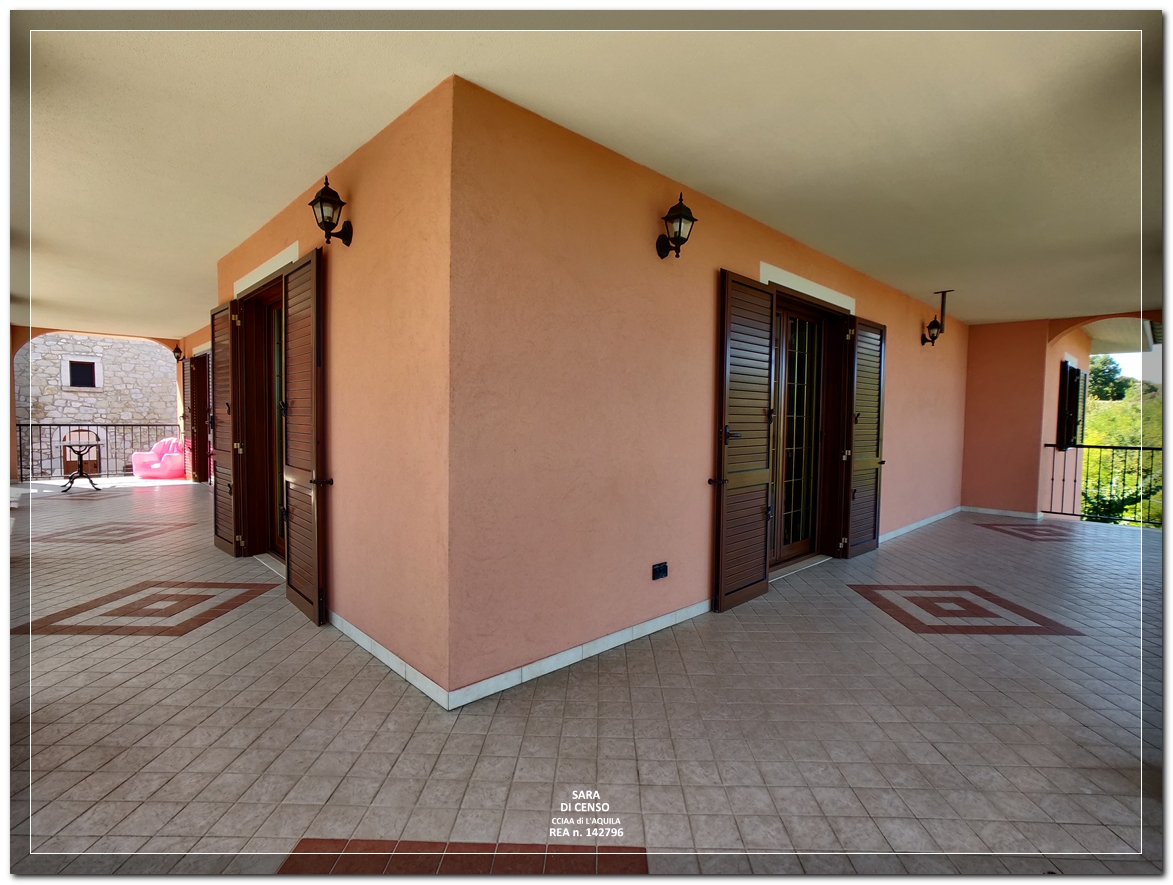 In Abruzzo, nel comune di Abbateggio, vendesi proprietà: Casa vacanze e B&B con piscina su 19.000 mq .