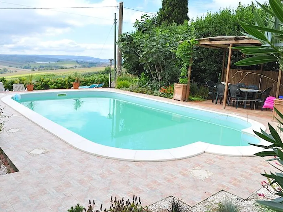 Country house for sale in Castiglione del Lago