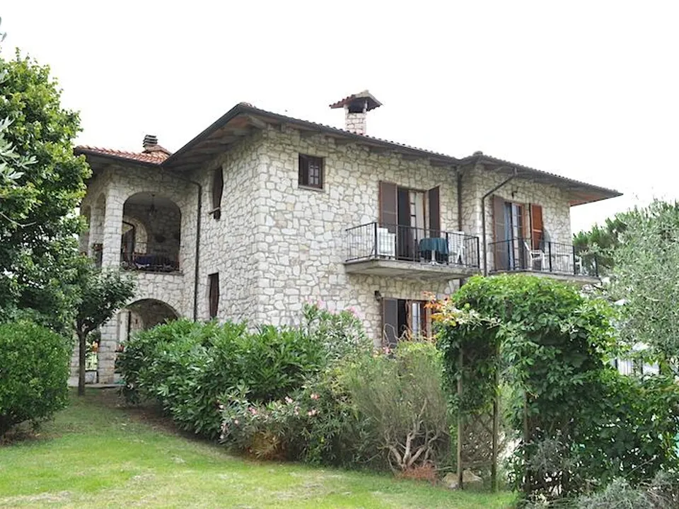 Country house for sale in Castiglione del Lago