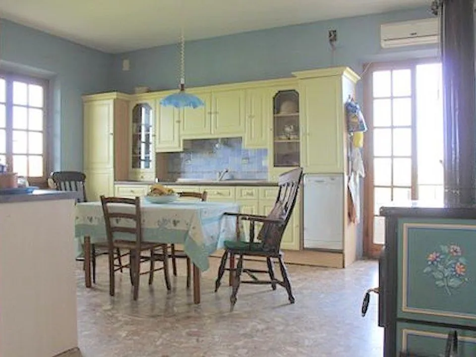 Country house for sale in Castiglione del Lago