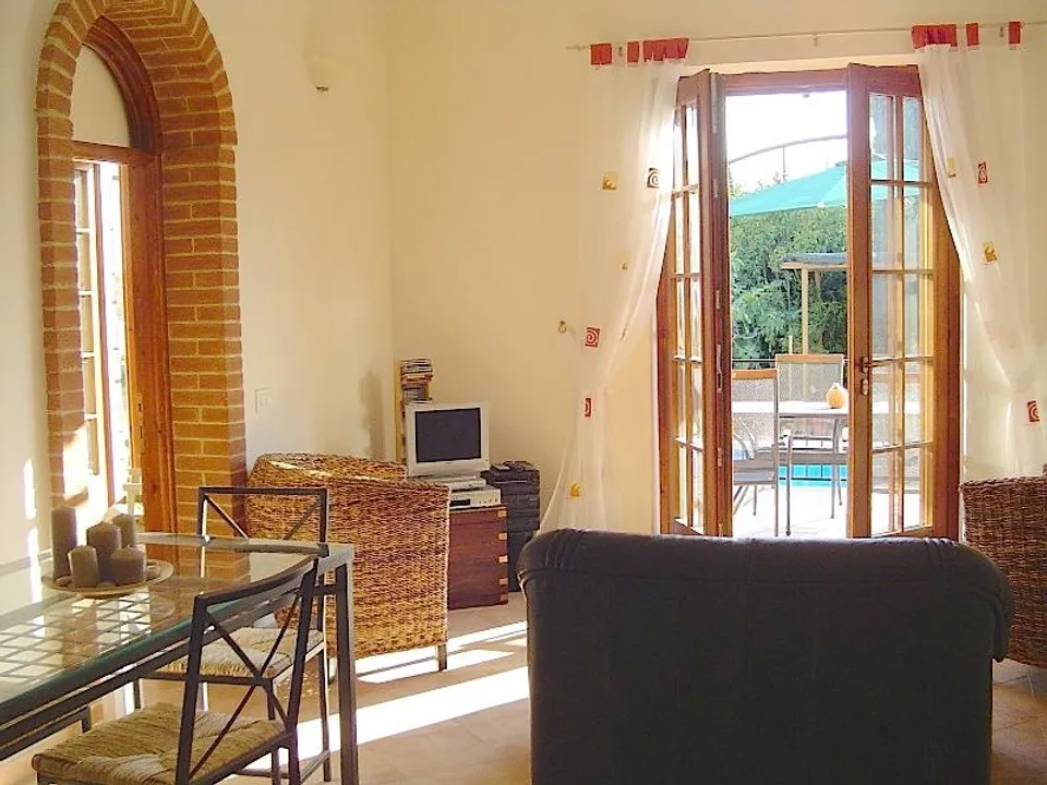 Country house for sale in Castiglione del Lago