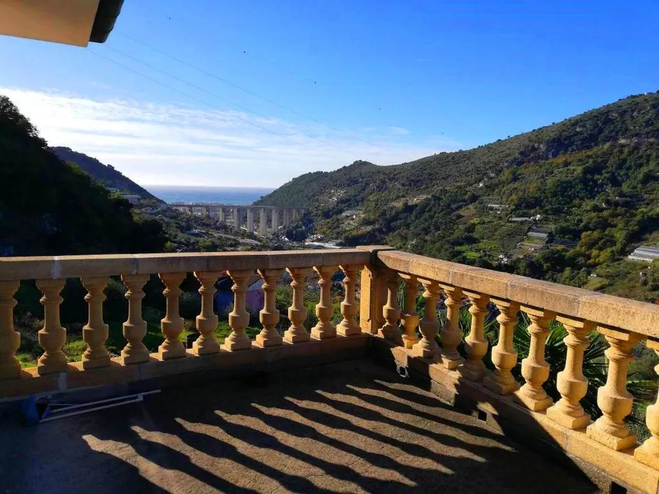 For sale newly built detached villa in Vallecrosia