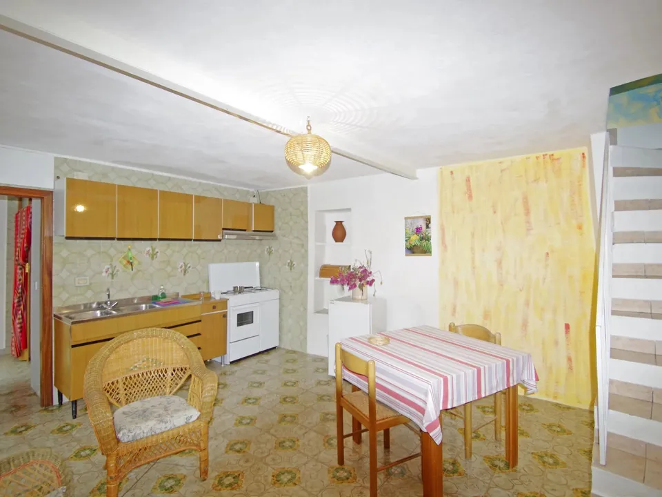 Stunning country house located in the picturesque old town of Belmonte Calabro for sale