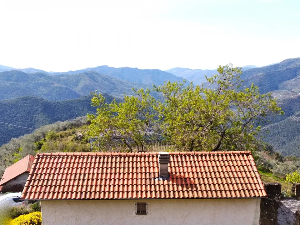 Antique villa in Castel Vittorio villa for sale