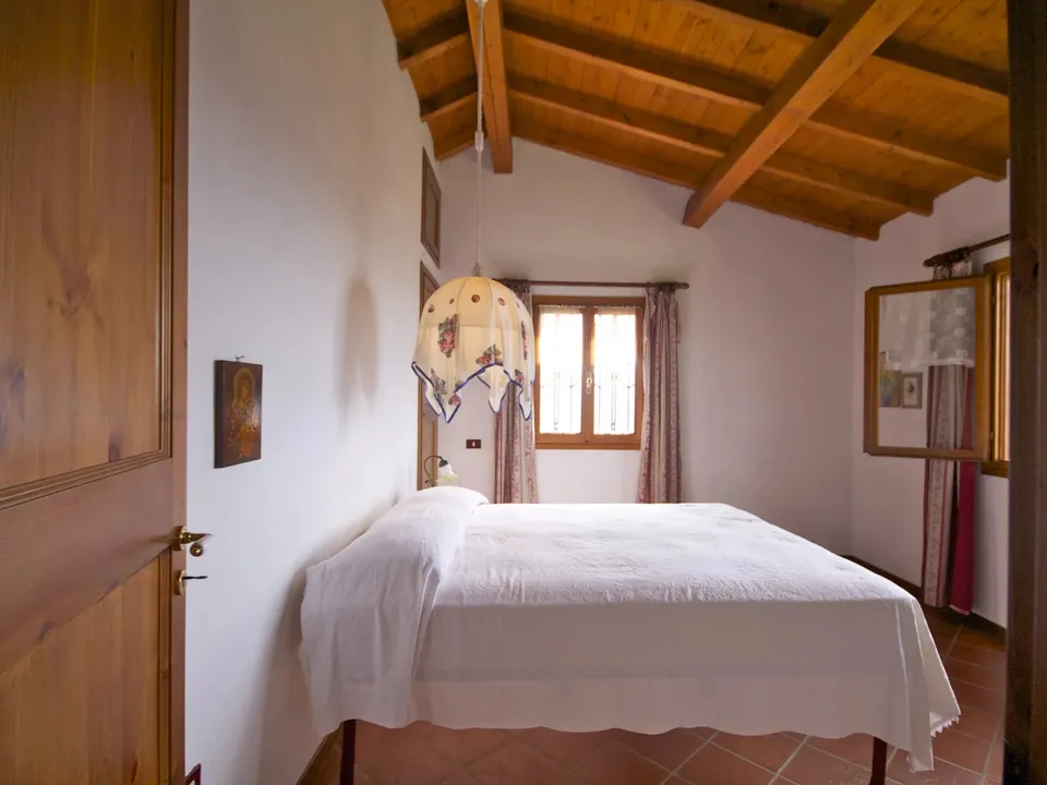 Antique villa in Castel Vittorio villa for sale