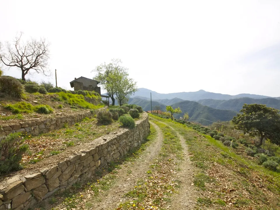 Antique villa in Castel Vittorio villa for sale