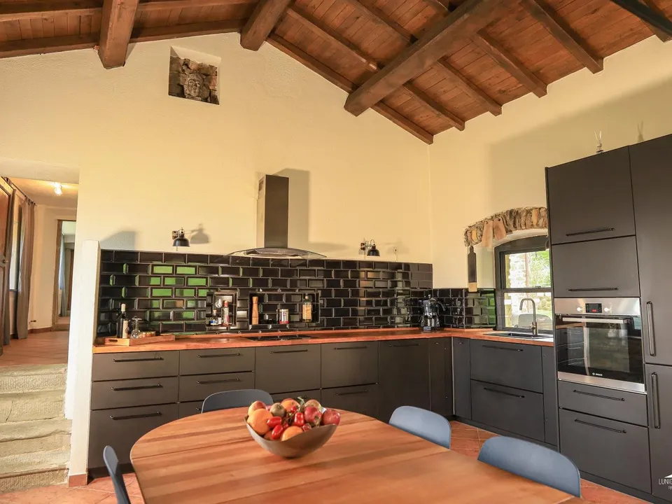 Stone farmhouse in Filattiera for sale