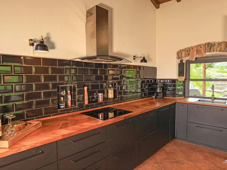 Stone farmhouse in Filattiera for sale