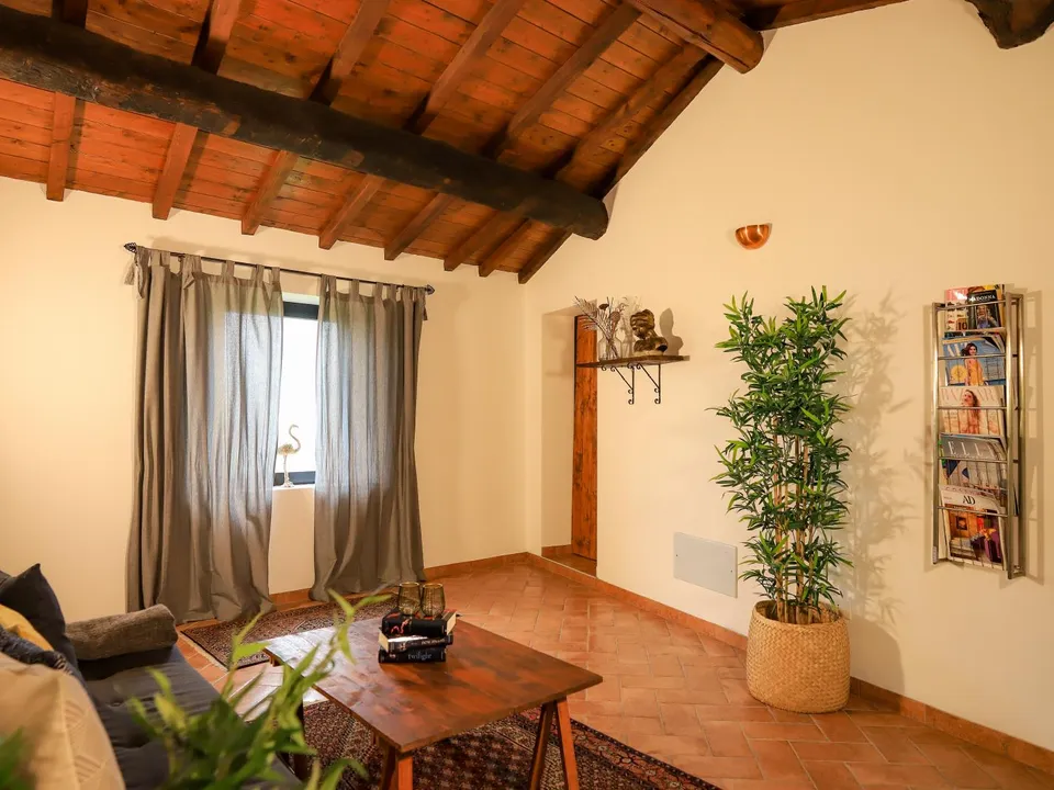 Stone farmhouse in Filattiera for sale