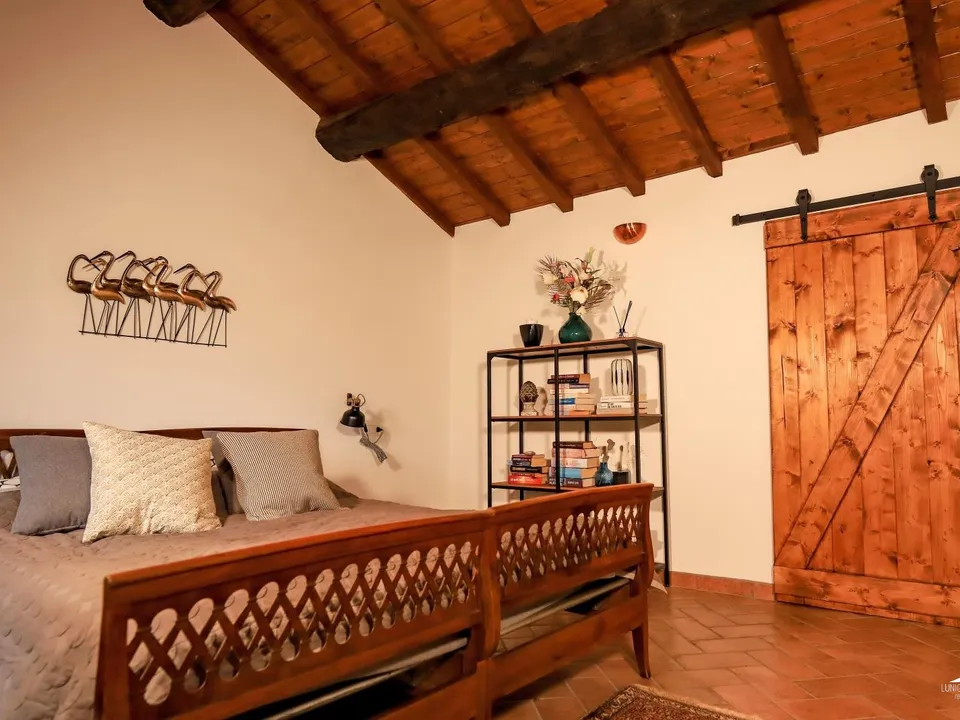 Stone farmhouse in Filattiera for sale