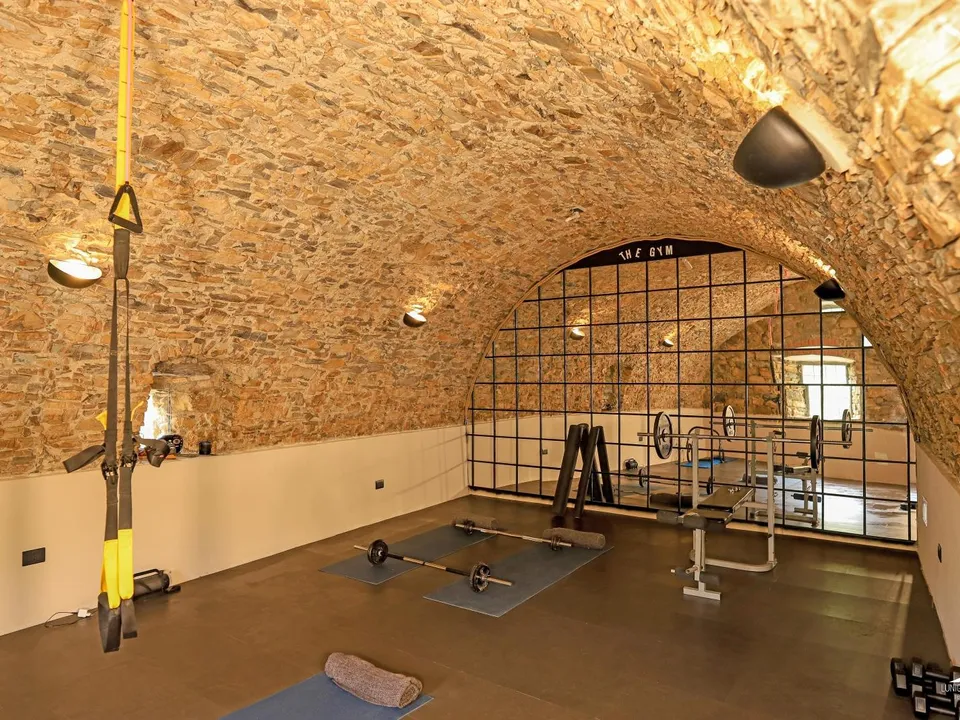 Stone farmhouse in Filattiera for sale