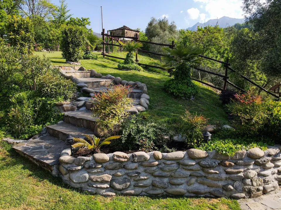 Stone farmhouse in Filattiera for sale