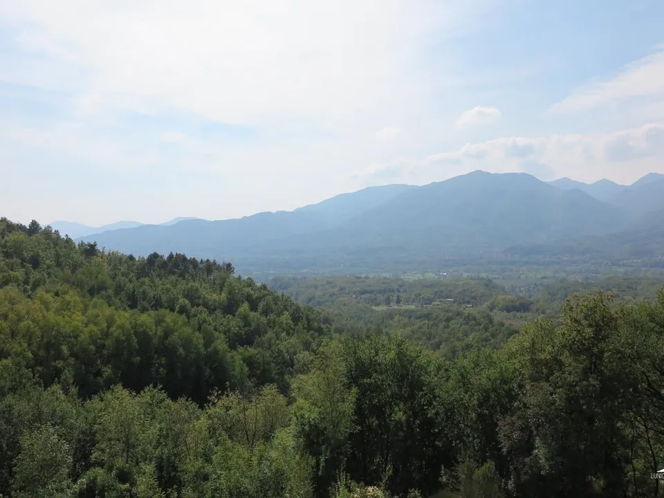 Stone farmhouse in Filattiera for sale