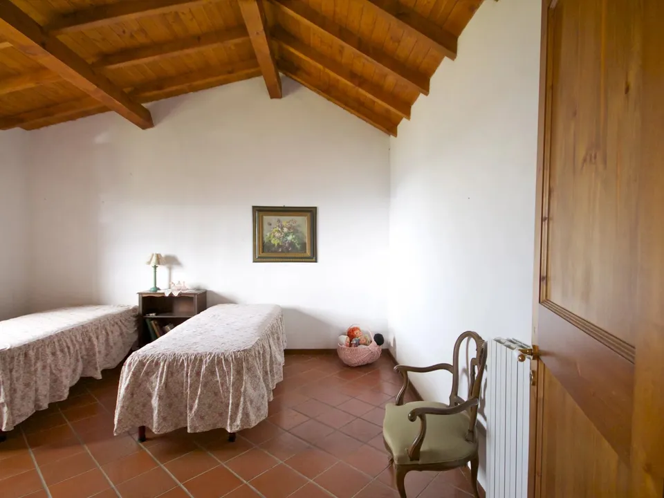 Antique villa in Castel Vittorio villa for sale