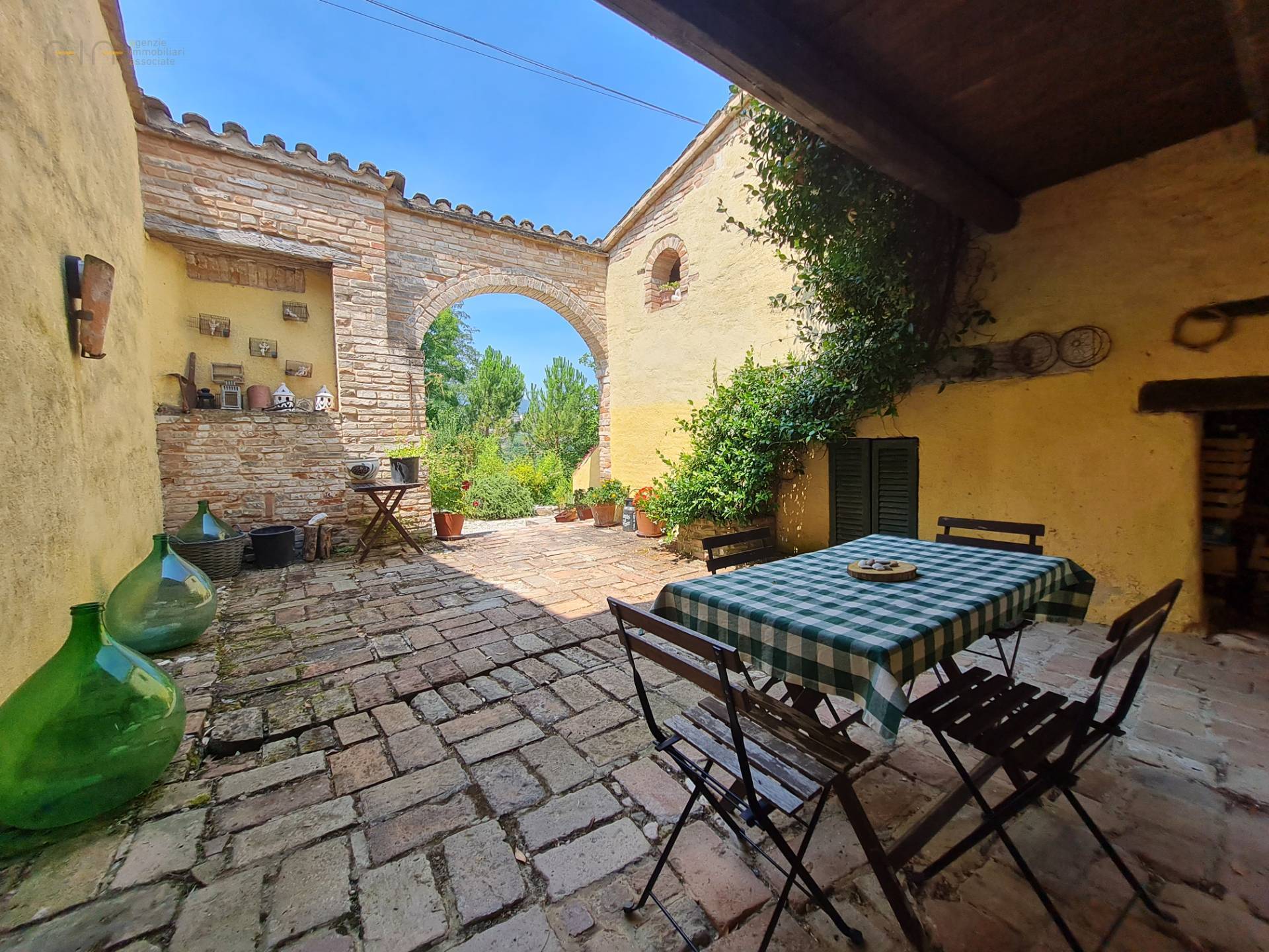 Fantastic villa with pool