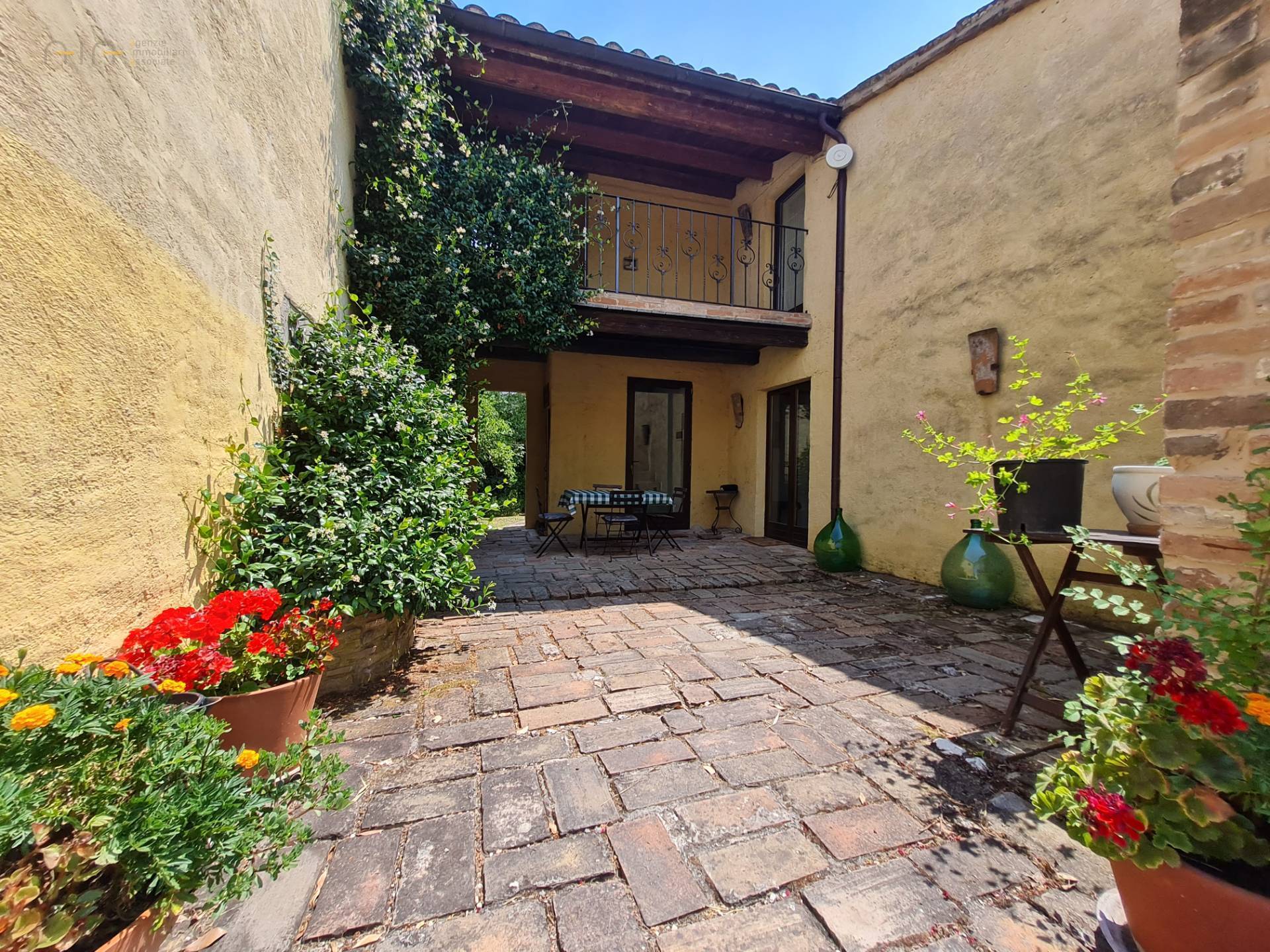 Fantastic villa with pool