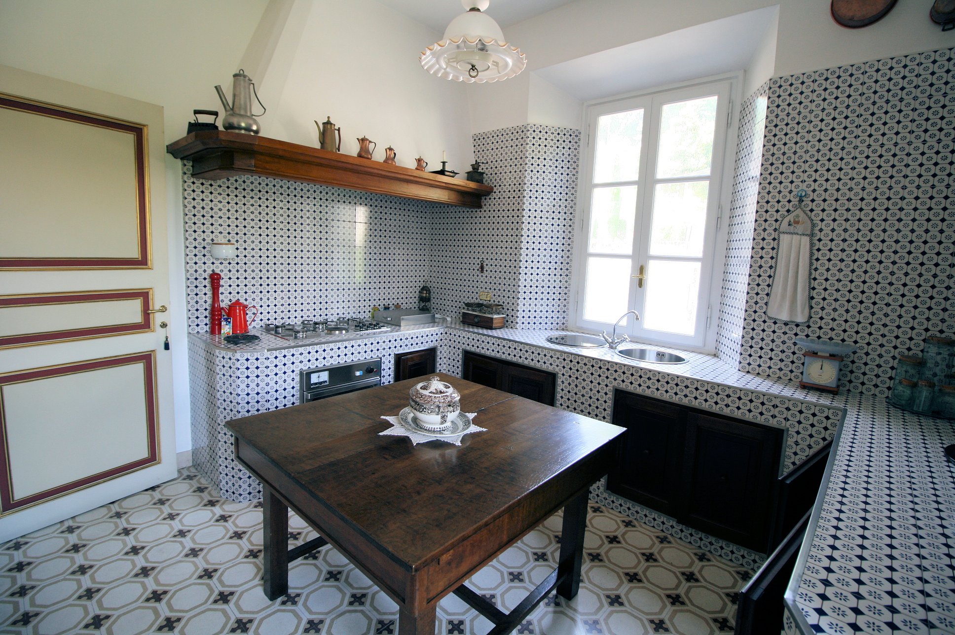 Large real estate complex with Bagni di Lucca park