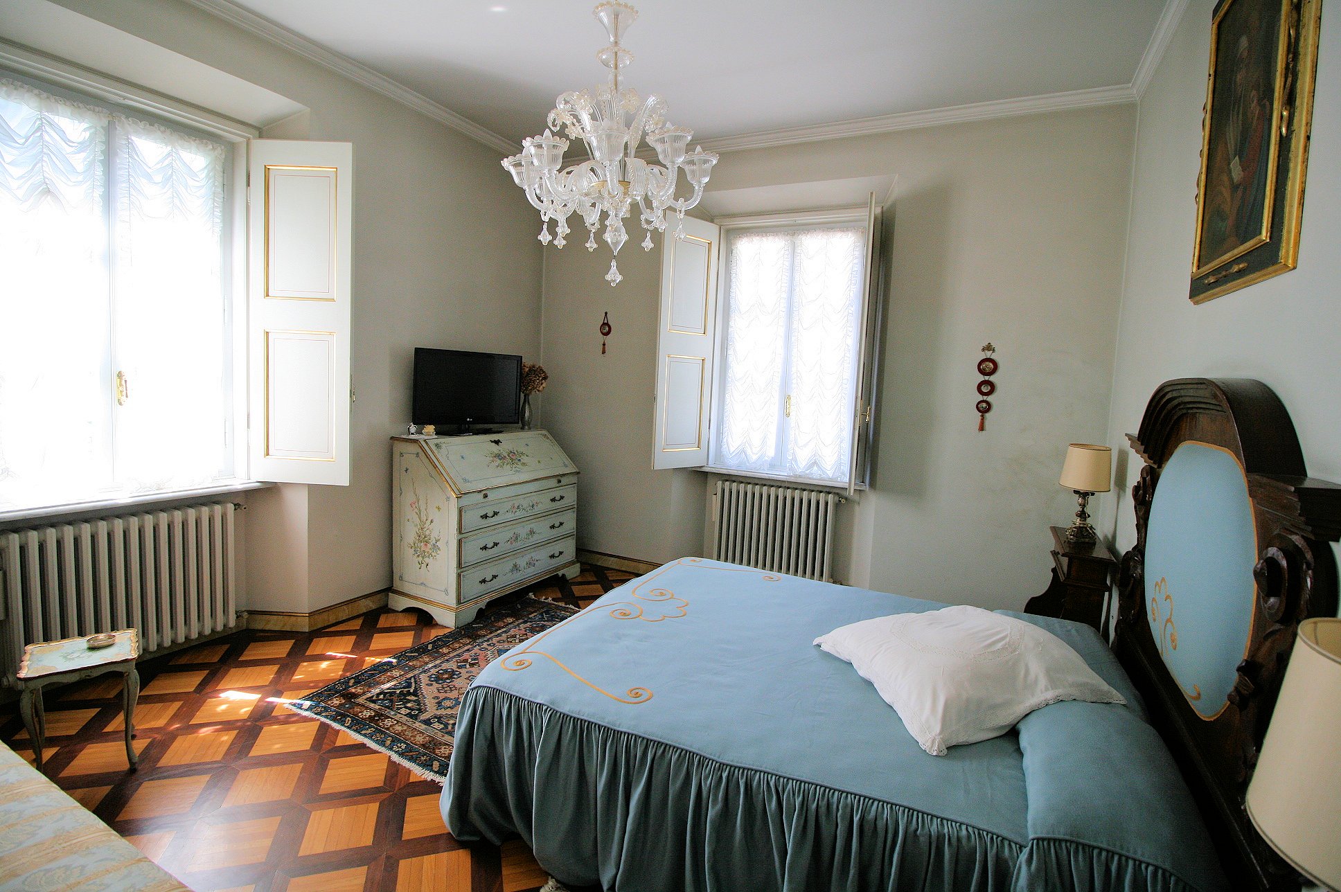 Large real estate complex with Bagni di Lucca park Find Italy Home