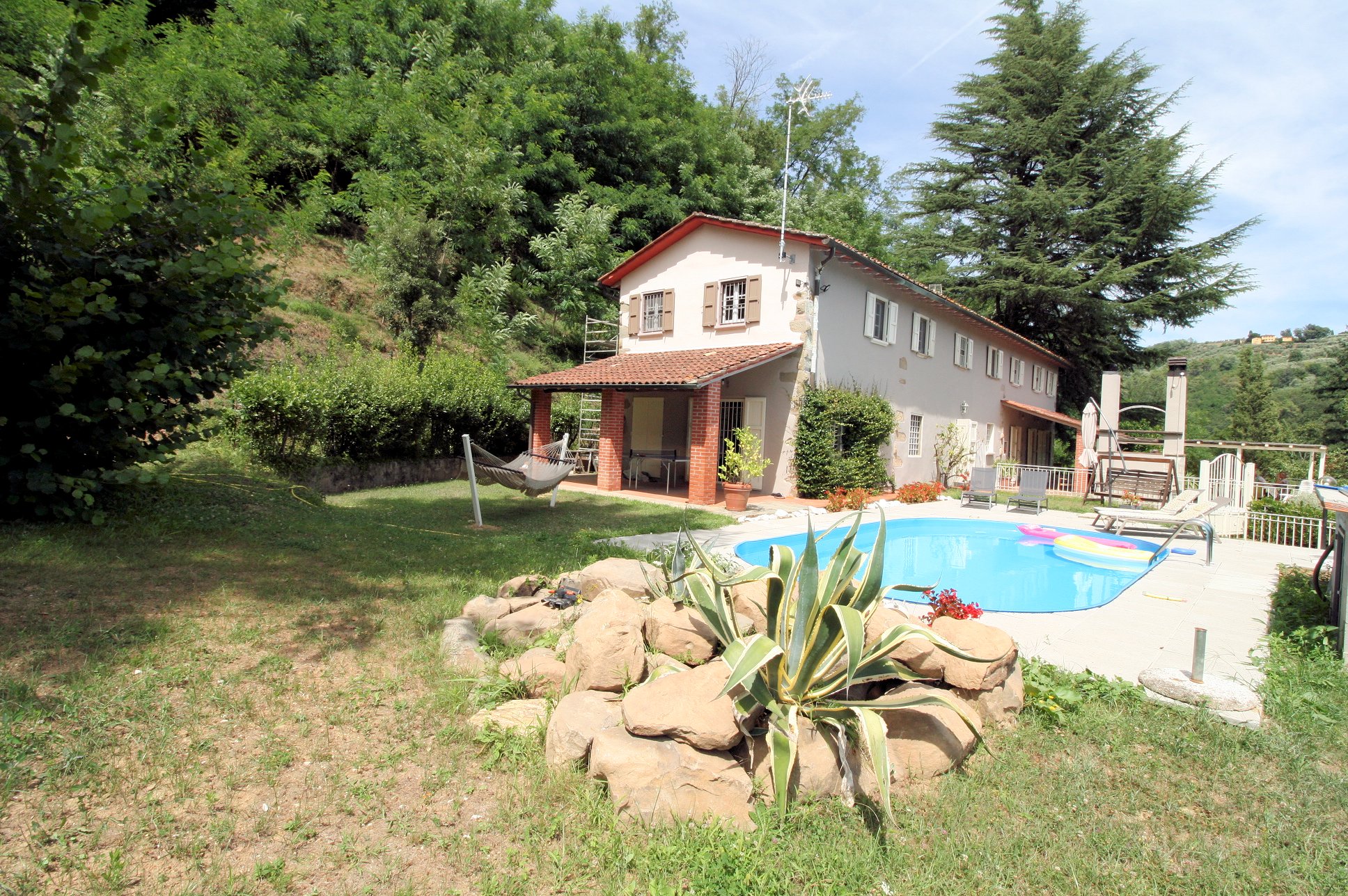 Farmhouse with park, swimming pool in a panoramic position in Buggiano