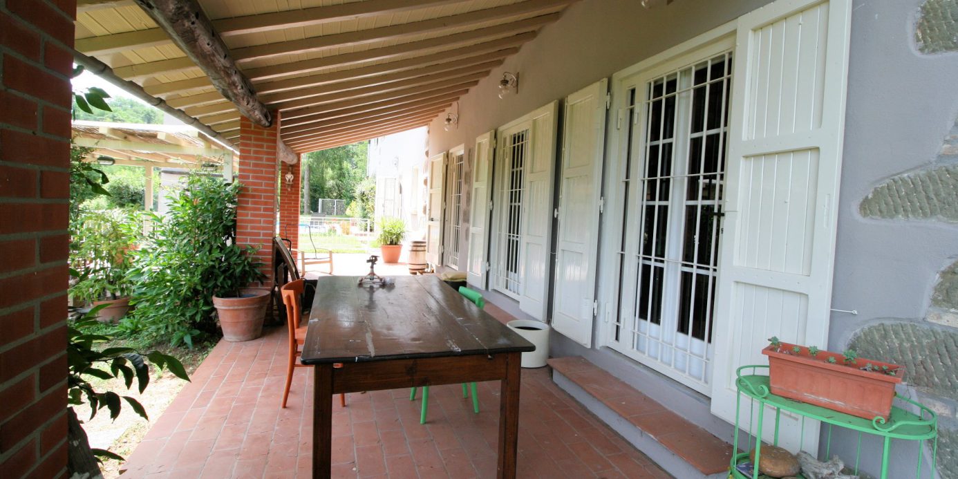 Farmhouse with park, swimming pool in a panoramic position in Buggiano