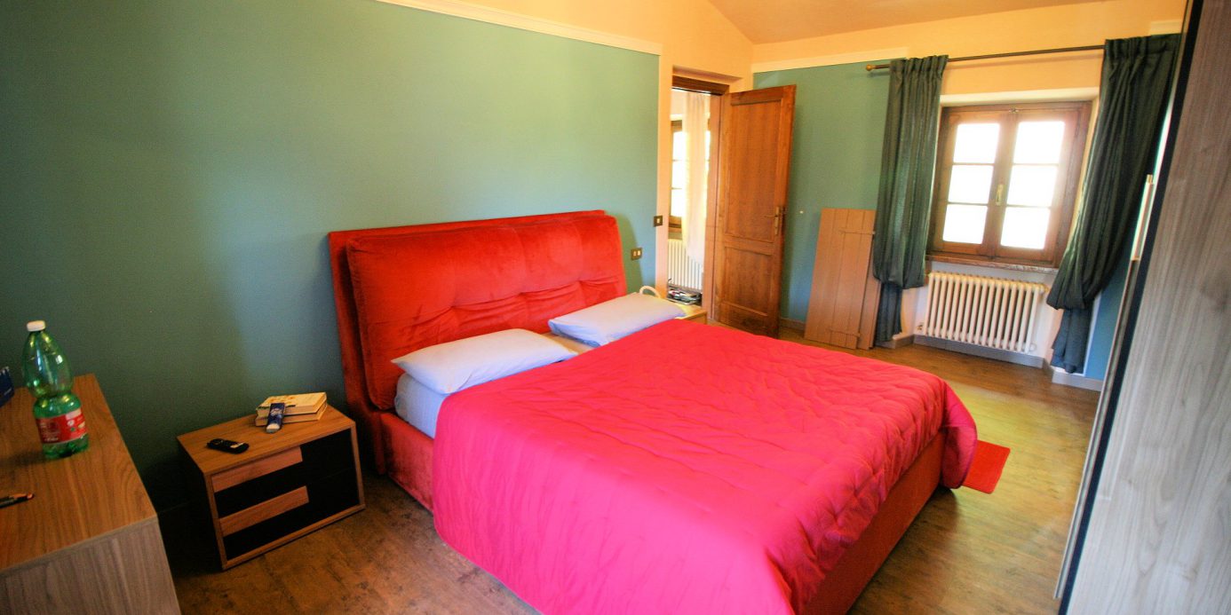 Farmhouse with park, swimming pool in a panoramic position in Buggiano