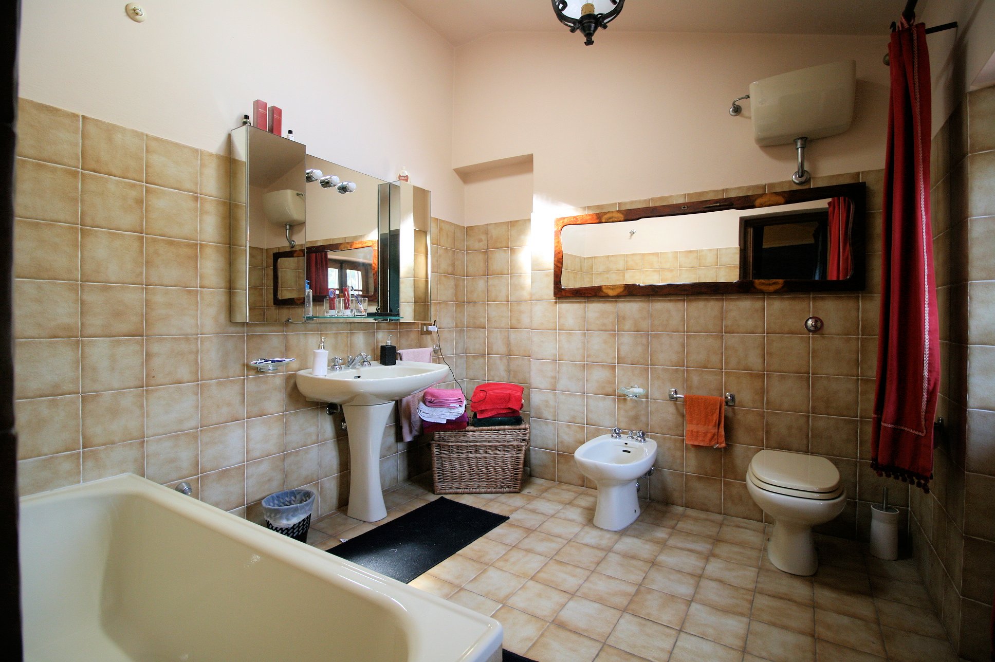 Farmhouse with park, swimming pool in a panoramic position in Buggiano