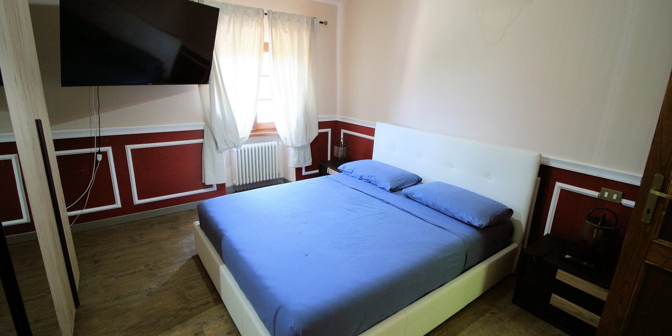 Farmhouse with park, swimming pool in a panoramic position in Buggiano