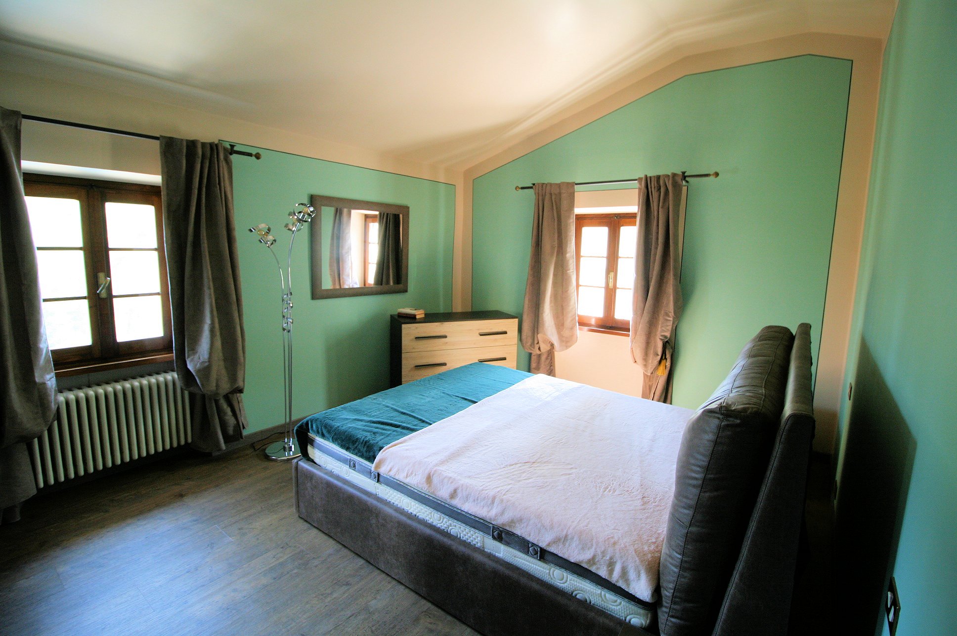 Farmhouse with park, swimming pool in a panoramic position in Buggiano