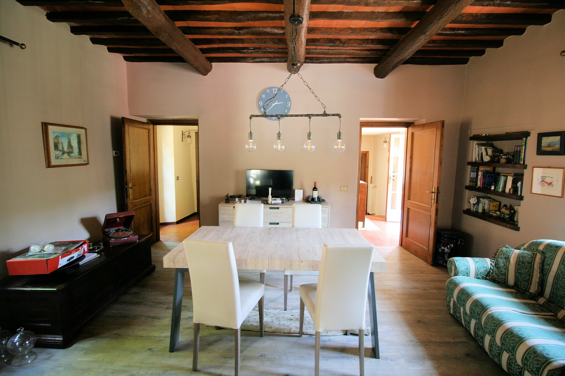 Farmhouse with park, swimming pool in a panoramic position in Buggiano