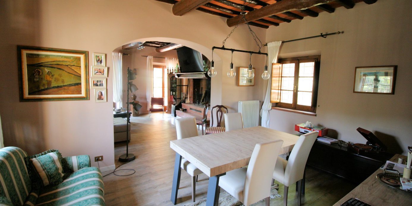 Farmhouse with park, swimming pool in a panoramic position in Buggiano