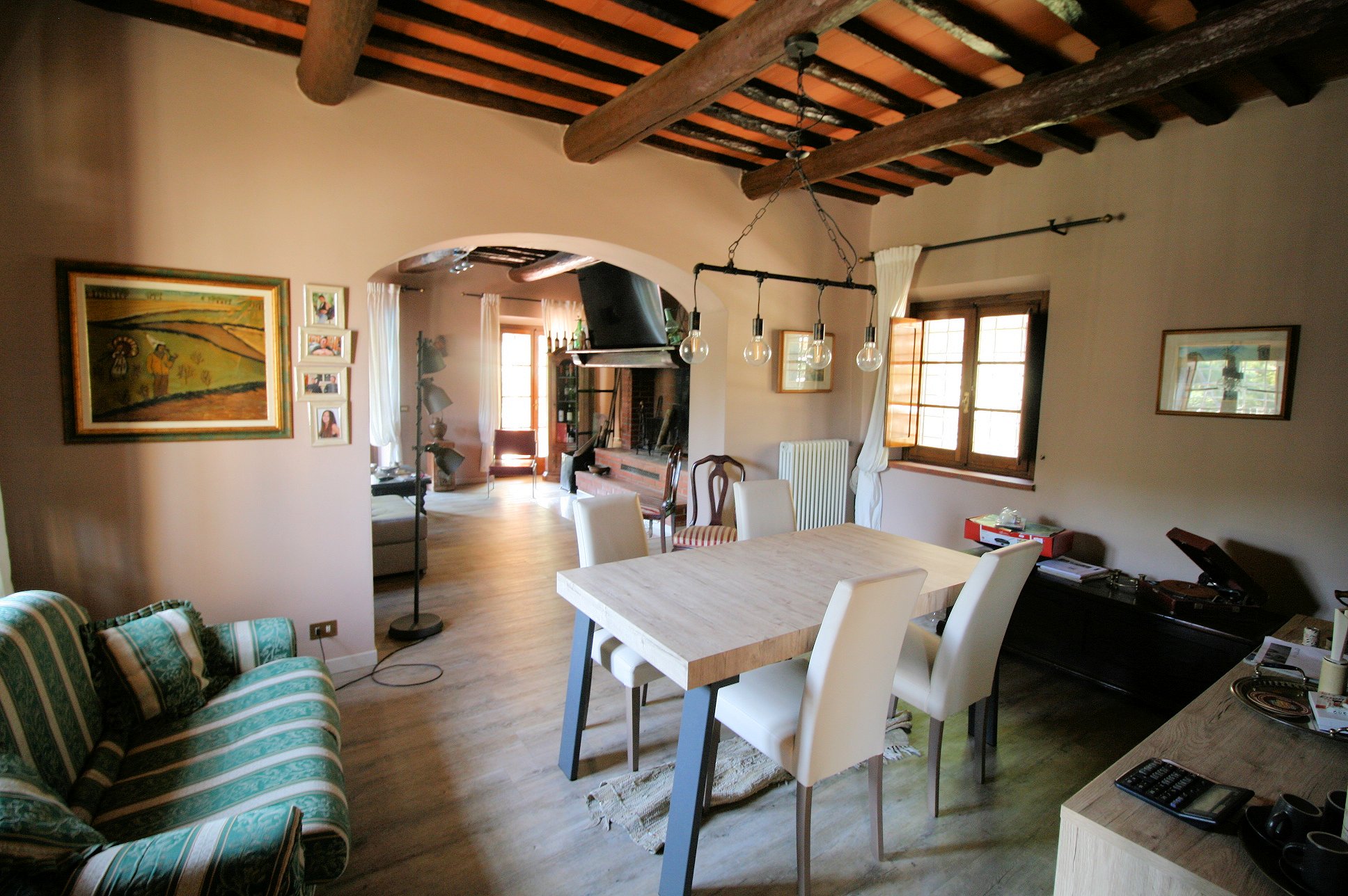 Farmhouse with park, swimming pool in a panoramic position in Buggiano